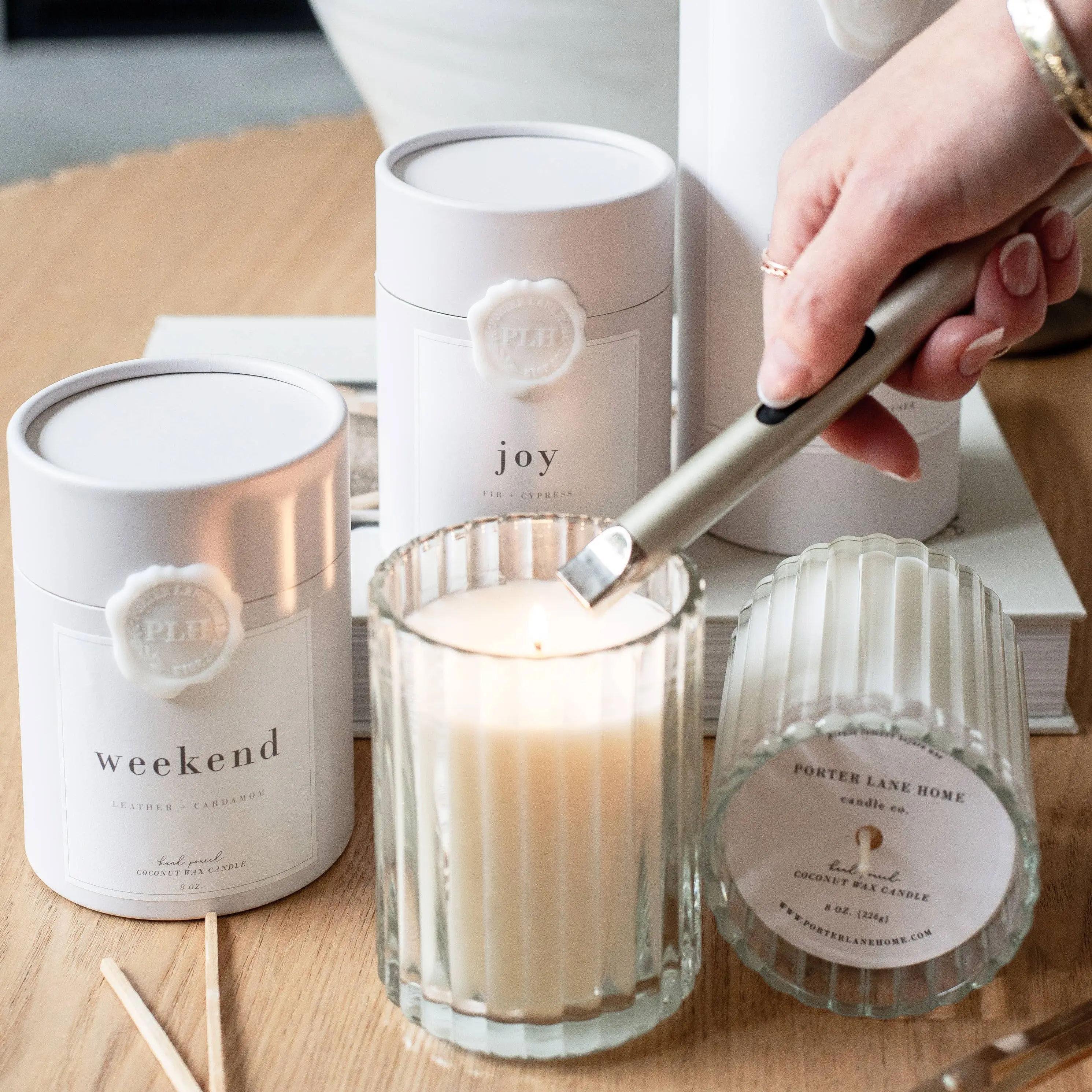 Amour | Amber + Rose Coconut Wax Candle – 230 g - Image 3