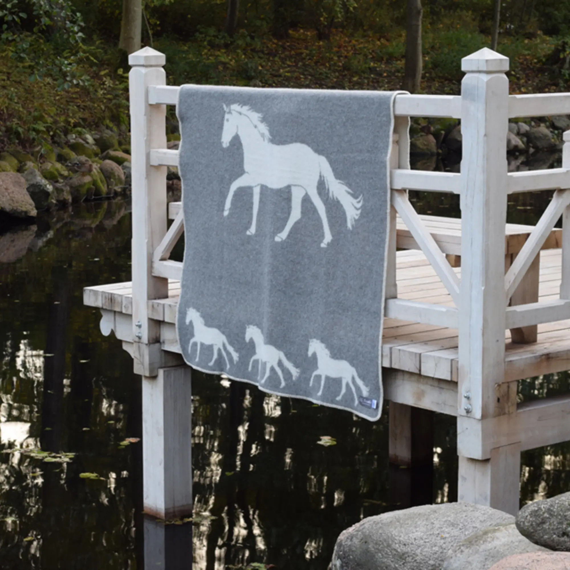 Horse Grey Wool Blanket – Wool-Cotton Blend - Image 4
