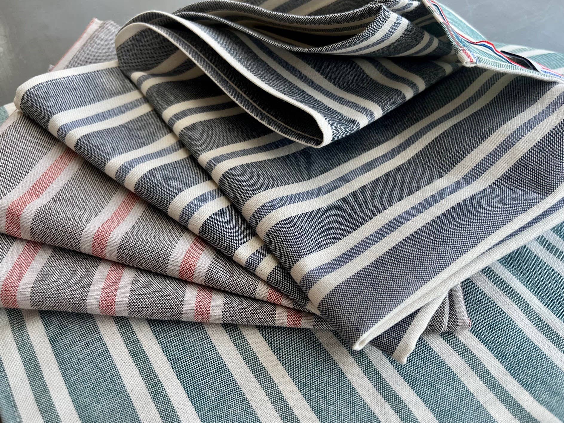LOUISE Tea Towel – 100% Cotton (Bruise) Made In France - Image 3